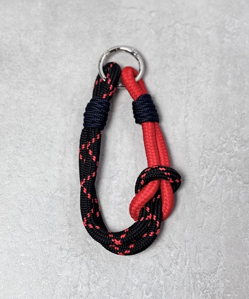 CALIFORNIA OUTFITTERS(カリフォルニア アウトフィッターズ)の「3-12B3 ストラップ チャーム ロープ パラコード キーホルダー(チャーム・レディース・ベージュ/ブラック×ホワイト/オレンジ系/チャコールグレー/グレー系/レッド系/ブラウン系・ONESIZE)」の6枚目の写真