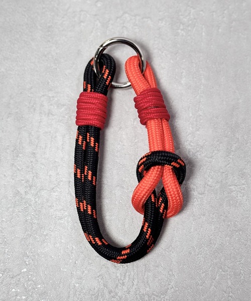 CALIFORNIA OUTFITTERS(カリフォルニア アウトフィッターズ)の「3-12B3 ストラップ チャーム ロープ パラコード キーホルダー(チャーム・レディース・ベージュ/ブラック×ホワイト/オレンジ系/チャコールグレー/グレー系/レッド系/ブラウン系・ONESIZE)」の7枚目の写真