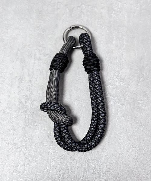 CALIFORNIA OUTFITTERS(カリフォルニア アウトフィッターズ)の「3-12B3 ストラップ チャーム ロープ パラコード キーホルダー(チャーム・レディース・ベージュ/ブラック×ホワイト/オレンジ系/チャコールグレー/グレー系/レッド系/ブラウン系・ONESIZE)」の3枚目の写真