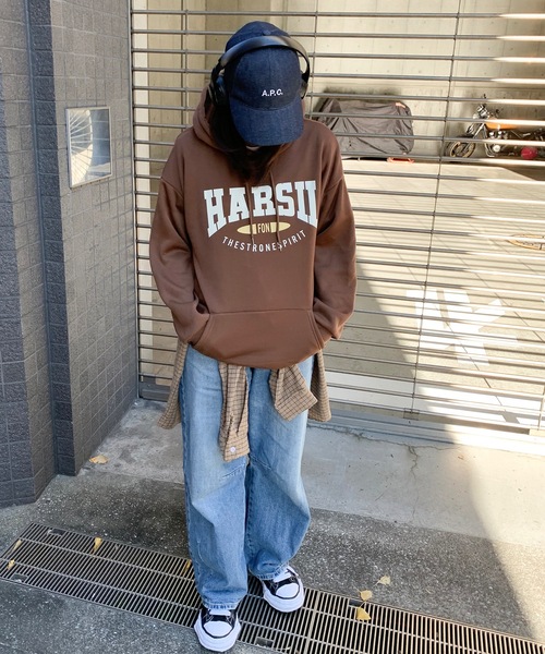 SHEPP(シープ)の「裏起毛 カレッジビッグロゴ パーカー(パーカー・レディース・ホワイト/ブラウン/ブラック・M/L)」の9枚目の写真