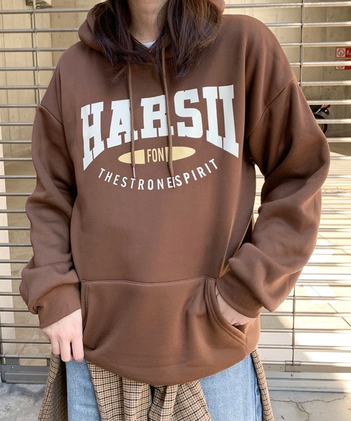 SHEPP(シープ)の「裏起毛 カレッジビッグロゴ パーカー(パーカー・レディース・ホワイト/ブラウン/ブラック・M/L)」の6枚目の写真
