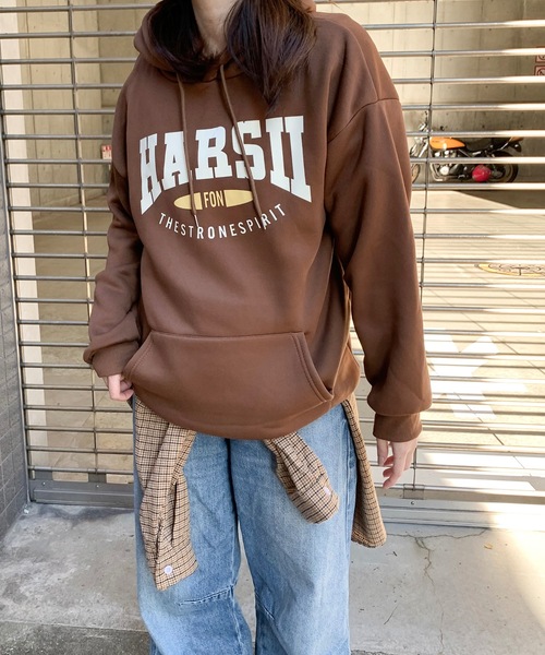 SHEPP(シープ)の「裏起毛 カレッジビッグロゴ パーカー(パーカー・レディース・ホワイト/ブラウン/ブラック・M/L)」の7枚目の写真