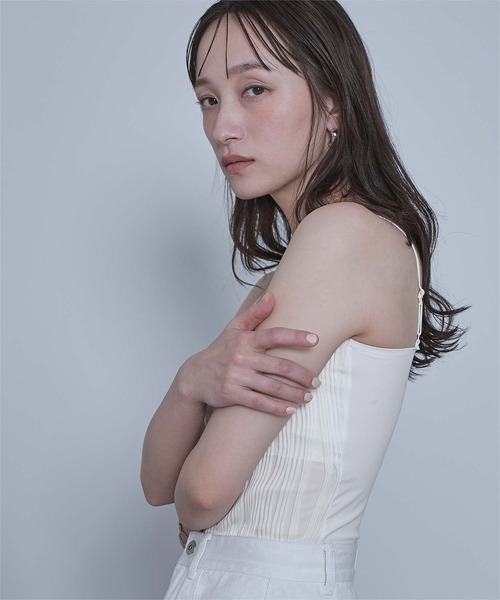 miette(ミエット)の「カップ付きウェーブラインキャミソール(キャミソール・レディース・ピンク/オフホワイト/ライトベージュ/ブラック/イエロー・FREE)」の20枚目の写真