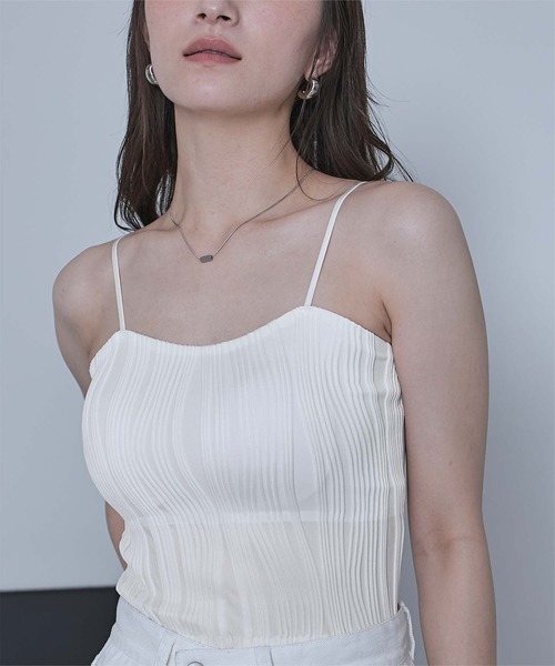 miette(ミエット)の「カップ付きウェーブラインキャミソール(キャミソール・レディース・ピンク/オフホワイト/ライトベージュ/ブラック/イエロー・FREE)」の22枚目の写真