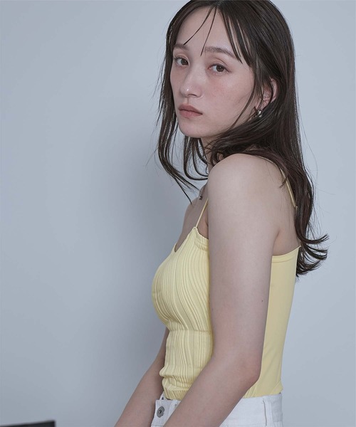 miette(ミエット)の「カップ付きウェーブラインキャミソール(キャミソール・レディース・ピンク/オフホワイト/ライトベージュ/ブラック/イエロー・FREE)」の14枚目の写真