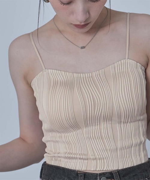 miette(ミエット)の「カップ付きウェーブラインキャミソール(キャミソール・レディース・ピンク/オフホワイト/ライトベージュ/ブラック/イエロー・FREE)」の7枚目の写真