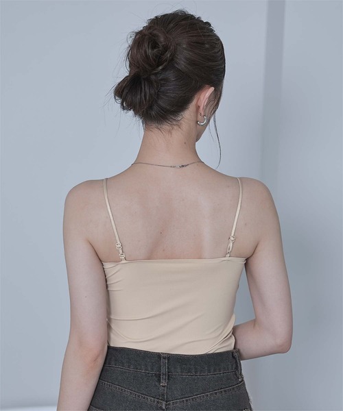 miette(ミエット)の「カップ付きウェーブラインキャミソール(キャミソール・レディース・ピンク/オフホワイト/ライトベージュ/ブラック/イエロー・FREE)」の11枚目の写真