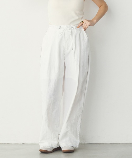 hunch（ハンチ）の「【撥水加工】グログラン タックパンツ（その他パンツ・レディース・ベージュ/ホワイト/ダークネイビー・FREE）」の4枚目の写真