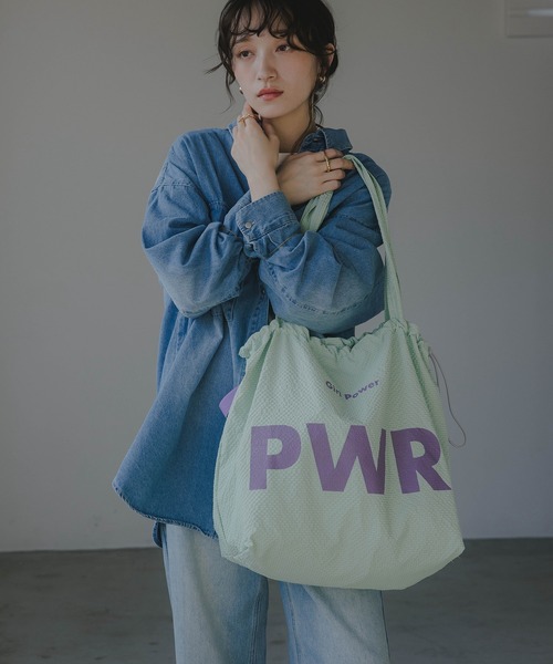 210nouve(トゥージュヌーブ)の「ビッグ ロゴ ナイロン トートバッグ(トートバッグ・レディース・ブルー/グレイッシュベージュ/イエロー/ミント/カーキ/ブラウン/ネイビー系1/ブラウン系1/ベージュ系1/ピンク系1・FREE)」の6枚目の写真