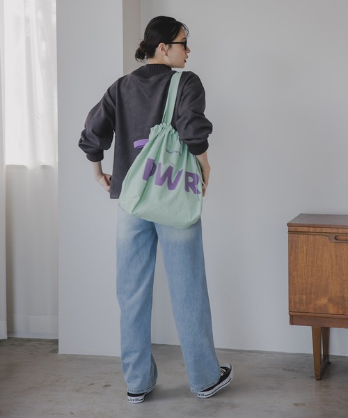 210nouve(トゥージュヌーブ)の「ビッグ ロゴ ナイロン トートバッグ(トートバッグ・レディース・ブルー/グレイッシュベージュ/イエロー/ミント/カーキ/ブラウン/ネイビー系1/ブラウン系1/ベージュ系1/ピンク系1・FREE)」の19枚目の写真