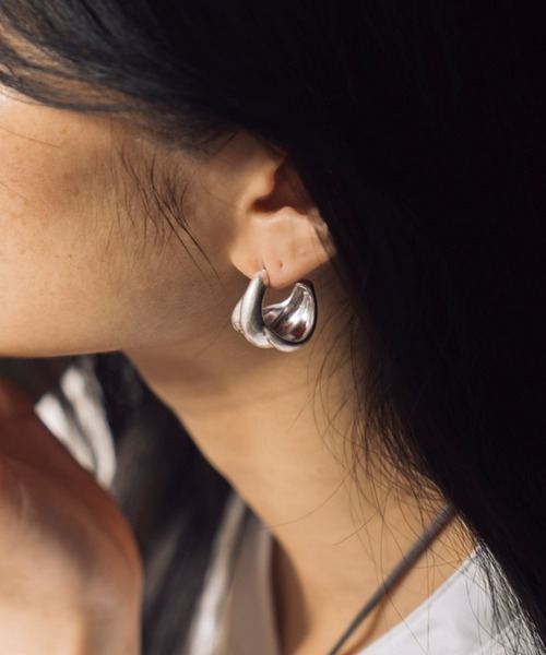 Nothing And Others(ナッシングアンドアザーズ)の「「Nothing And Others/ナッシングアンドアザーズ」Vintage like Pierce(ピアス(両耳用)・レディース・シルバー・FREE)」の1枚目の写真
