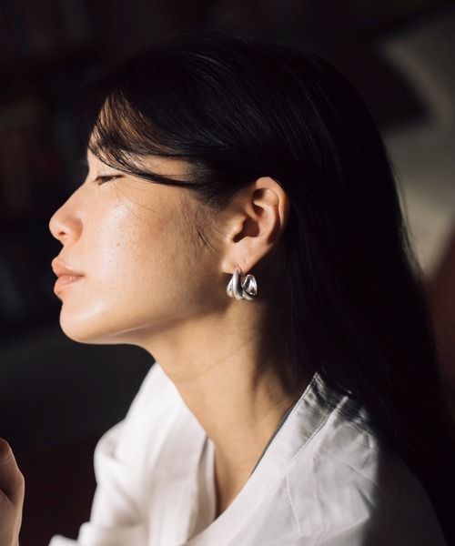 Nothing And Others(ナッシングアンドアザーズ)の「「Nothing And Others/ナッシングアンドアザーズ」Vintage like Pierce(ピアス(両耳用)・レディース・シルバー・FREE)」の2枚目の写真