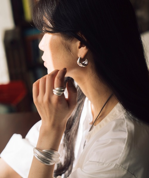 Nothing And Others(ナッシングアンドアザーズ)の「「Nothing And Others/ナッシングアンドアザーズ」Vintage like Pierce(ピアス(両耳用)・レディース・シルバー・FREE)」の4枚目の写真