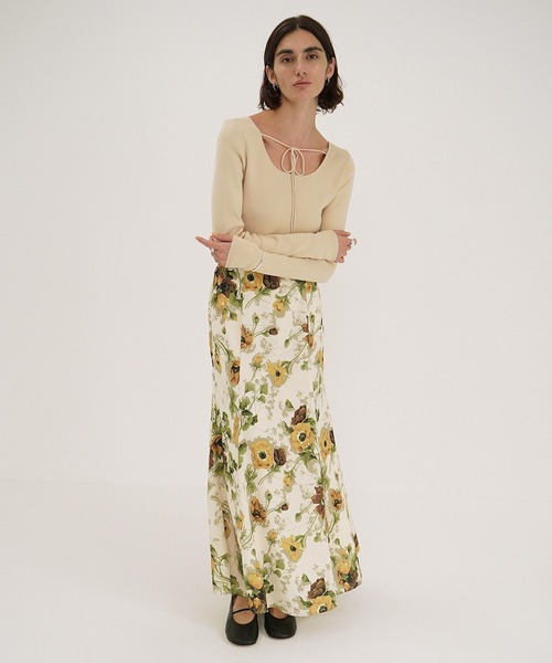 CLANE(クラネ)の「SCARF FLOWER MERMAID SKIRT(スカート・レディース・アイボリー/ネイビー・0/1/2)」の6枚目の写真
