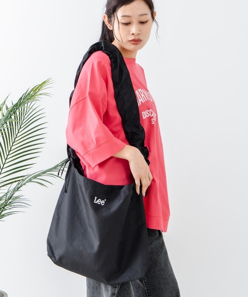 Lee(リー)の「【LEE/リー】シャーリング2WAYバッグ(ショルダーバッグ・レディース・ブラック/シルバー/ブルー/ライトベージュ・FREE)」の2枚目の写真