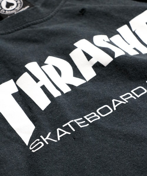 THRIFTY LOOK(スリフティールック)の「THRIFTY LOOK / スリフティールック THRIFTY DAMAGE SKATE TEE 'THRASHER SKATE MAG' スラッシャー ロゴ ダメージ加工 スケートTシャツ(Tシャツ/カットソー・メンズ・ブラック・LARGE/X-LARGE)」の4枚目の写真