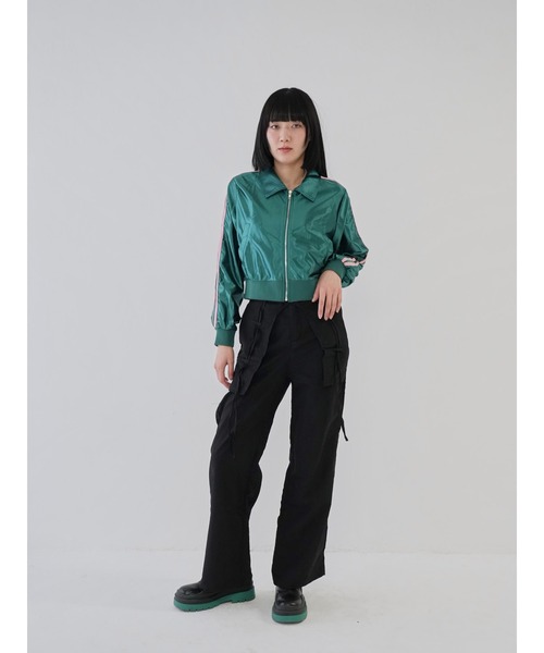 Uenui(ウニュイ)の「【 cunii 】グロッシー メタル トラックジャケット(パーカー・レディース・シルバー/グリーン/ネイビー・FREE)」の15枚目の写真