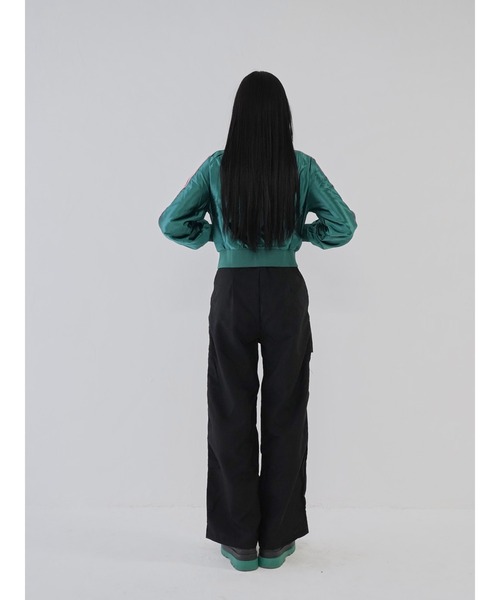 Uenui(ウニュイ)の「【 cunii 】グロッシー メタル トラックジャケット(パーカー・レディース・シルバー/グリーン/ネイビー・FREE)」の10枚目の写真