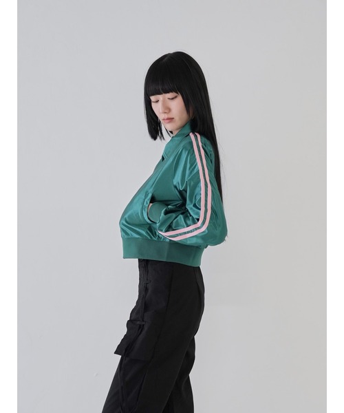 Uenui(ウニュイ)の「【 cunii 】グロッシー メタル トラックジャケット(パーカー・レディース・シルバー/グリーン/ネイビー・FREE)」の18枚目の写真