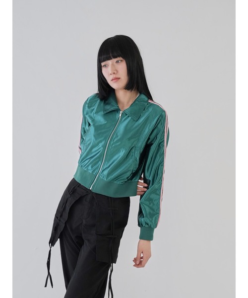 Uenui(ウニュイ)の「【 cunii 】グロッシー メタル トラックジャケット(パーカー・レディース・シルバー/グリーン/ネイビー・FREE)」の21枚目の写真
