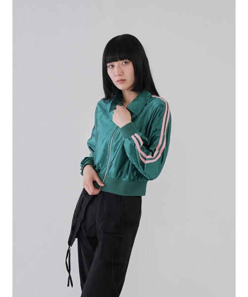 Uenui(ウニュイ)の「【 cunii 】グロッシー メタル トラックジャケット(パーカー・レディース・シルバー/グリーン/ネイビー・FREE)」の20枚目の写真