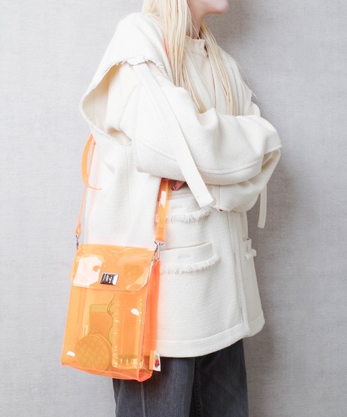 FRUIT OF THE LOOM(フルーツオブザルーム)の「FRUIT OF THE LOOM / FTL VINYL SHOULDER BAG & STICKER SEAL SET / 80921000(ショルダーバッグ・レディース・ブラック/ミント/ブラウン/オレンジ・ONESIZE)」の4枚目の写真