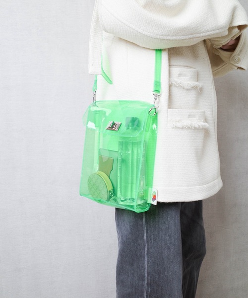 FRUIT OF THE LOOM(フルーツオブザルーム)の「FRUIT OF THE LOOM / FTL VINYL SHOULDER BAG & STICKER SEAL SET / 80921000(ショルダーバッグ・レディース・ブラック/ミント/ブラウン/オレンジ・ONESIZE)」の3枚目の写真