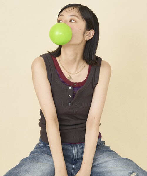 FREAK'S STORE（フリークスストア）の「ワッフル2WAYタンクトップ/ヘンリーネックタンクトップ（タンクトップ・レディース・オフホワイト/グレー/ターコイズブルー/サックスブルー/チャコールグレー/ブラウン・ﾌﾘ-）」の12枚目の写真