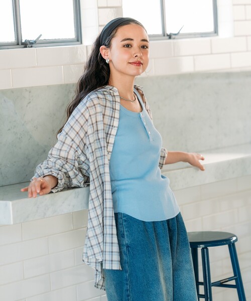 FREAK'S STORE（フリークスストア）の「ワッフル2WAYタンクトップ/ヘンリーネックタンクトップ（タンクトップ・レディース・オフホワイト/グレー/ターコイズブルー/サックスブルー/チャコールグレー/ブラウン・ﾌﾘ-）」の20枚目の写真