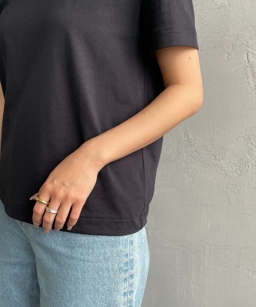 Calvin Klein（カルバン・クライン）の「[Calvin Klein/カルバンクライン] アーカイブ ワンポイントロゴ刺繍Tシャツ（Tシャツ/カットソー・レディース・ブラック/ホワイト・S）」の13枚目の写真
