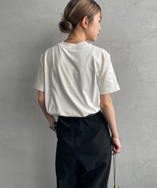 Calvin Klein（カルバン・クライン）の「[Calvin Klein/カルバンクライン] アーカイブ ワンポイントロゴ刺繍Tシャツ（Tシャツ/カットソー・レディース・ブラック/ホワイト・S）」の17枚目の写真