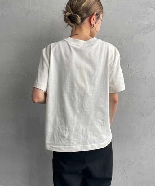 Calvin Klein（カルバン・クライン）の「[Calvin Klein/カルバンクライン] アーカイブ ワンポイントロゴ刺繍Tシャツ（Tシャツ/カットソー・レディース・ブラック/ホワイト・S）」の20枚目の写真
