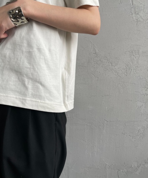 Calvin Klein（カルバン・クライン）の「[Calvin Klein/カルバンクライン] アーカイブ ワンポイントロゴ刺繍Tシャツ（Tシャツ/カットソー・レディース・ブラック/ホワイト・S）」の4枚目の写真