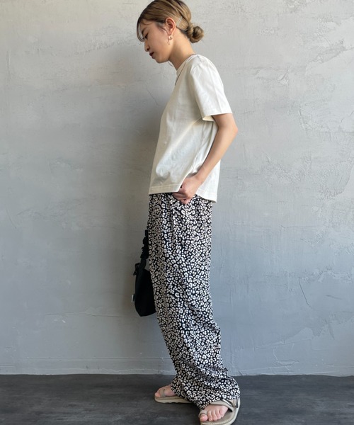 Calvin Klein（カルバン・クライン）の「[Calvin Klein/カルバンクライン] アーカイブ ワンポイントロゴ刺繍Tシャツ（Tシャツ/カットソー・レディース・ブラック/ホワイト・S）」の21枚目の写真