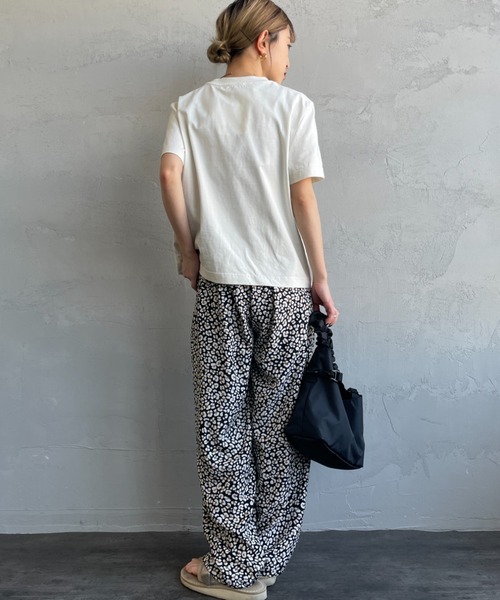Calvin Klein（カルバン・クライン）の「[Calvin Klein/カルバンクライン] アーカイブ ワンポイントロゴ刺繍Tシャツ（Tシャツ/カットソー・レディース・ブラック/ホワイト・S）」の22枚目の写真