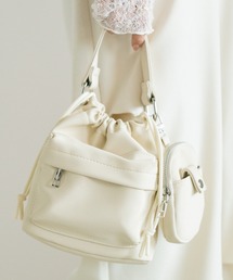 VANNIE U（ヴァニーユー）の「アウトポケット巾着ショルダーバッグ/ミニポーチ付き（ショルダーバッグ）」