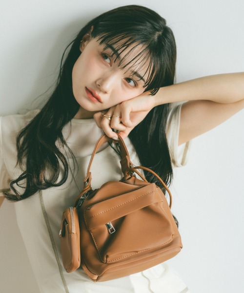 VANNIE U(ヴァニーユー)の「アウトポケット巾着ショルダーバッグ/ミニポーチ付き(ショルダーバッグ・レディース・ブラック/アイボリー/イエロー/ブラウン・FREE)」の20枚目の写真