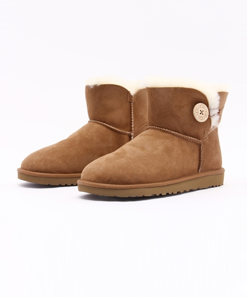 UGG(アグ)の「UGG/アグ MINI BAILEY BUTTON (ブーツ・レディース・グレー/ブラック/ブラウン系その他・8/6/7)」の3枚目の写真