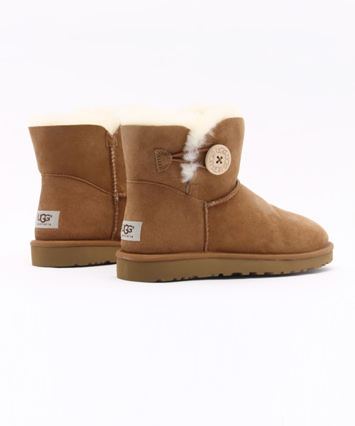 UGG(アグ)の「UGG/アグ MINI BAILEY BUTTON (ブーツ・レディース・グレー/ブラック/ブラウン系その他・8/6/7)」の6枚目の写真