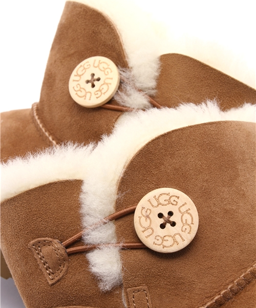 UGG(アグ)の「UGG/アグ MINI BAILEY BUTTON (ブーツ・レディース・グレー/ブラック/ブラウン系その他・8/6/7)」の10枚目の写真