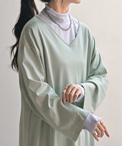 HUG.U(ハグユー)の「ひんやり。きれいめ上質 Vネックカットソーチュニック(Tシャツ/カットソー・レディース・アイボリー/スモークピンク/ブラック/ミント/ダークグレー/ホワイト・FREE)」の15枚目の写真