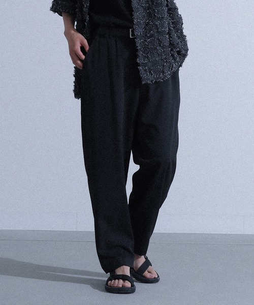 MDR（エムディアール）の「『イージーテーパードパンツ』（チノパンツ・メンズ・グレイッシュベージュ/ブラック・M/L）」の4枚目の写真