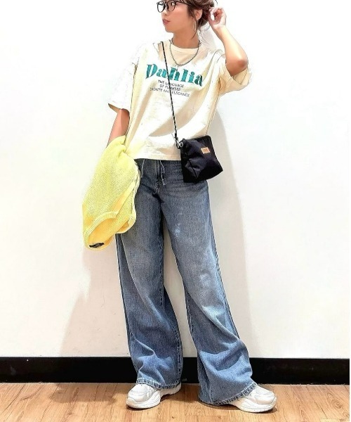 Right-on（ライトオン）の「HONEYSUCKLE ROSE(ハニーサックルローズ)【レディース】プリントビッグＴシャツ（Tシャツ/カットソー・レディース・オフホワイト/ベージュ/ブラック・L/M）」の10枚目の写真