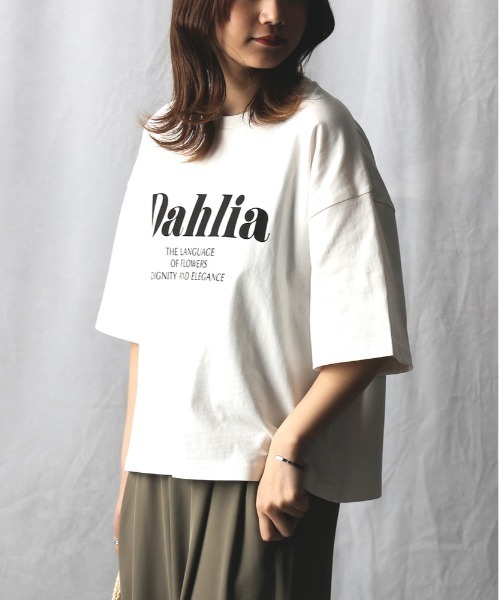 Right-on（ライトオン）の「HONEYSUCKLE ROSE(ハニーサックルローズ)【レディース】プリントビッグＴシャツ（Tシャツ/カットソー・レディース・オフホワイト/ベージュ/ブラック・L/M）」の17枚目の写真