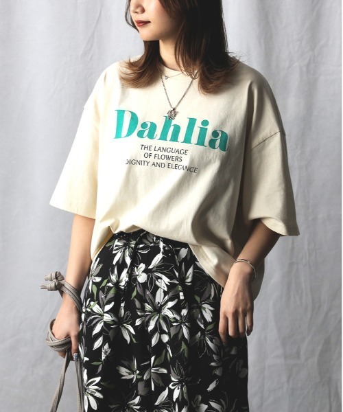 Right-on（ライトオン）の「HONEYSUCKLE ROSE(ハニーサックルローズ)【レディース】プリントビッグＴシャツ（Tシャツ/カットソー・レディース・オフホワイト/ベージュ/ブラック・L/M）」の19枚目の写真