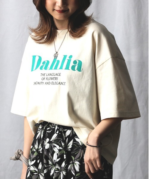 Right-on（ライトオン）の「HONEYSUCKLE ROSE(ハニーサックルローズ)【レディース】プリントビッグＴシャツ（Tシャツ/カットソー・レディース・オフホワイト/ベージュ/ブラック・L/M）」の21枚目の写真