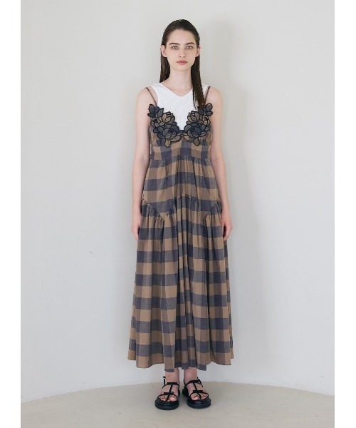 COEL（コエル）の「モチーフ刺繍チェックワンピース（ワンピース・レディース・ネイビー/パープル・36/38）」の6枚目の写真