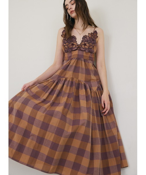 COEL（コエル）の「モチーフ刺繍チェックワンピース（ワンピース・レディース・ネイビー/パープル・36/38）」の11枚目の写真