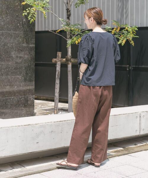 ITEMS URBANRESEARCH(アイテムズ アーバンリサーチ)の「サッカーボリュームスリーブプルオーバー(シャツ/ブラウス・レディース・ホワイト/ベージュ/ネイビー・FREE)」の7枚目の写真