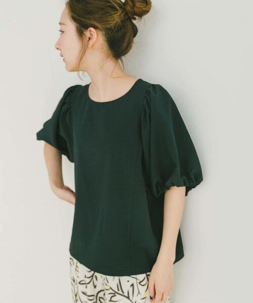 ITEMS URBANRESEARCH(アイテムズ アーバンリサーチ)の「サッカーボリュームスリーブプルオーバー(シャツ/ブラウス・レディース・ホワイト/ベージュ/ネイビー・FREE)」の8枚目の写真